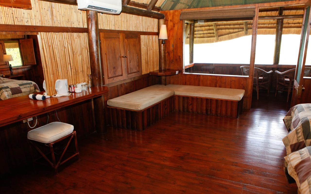 Nkwazi Lake Lodge Pongola Ngoại thất bức ảnh