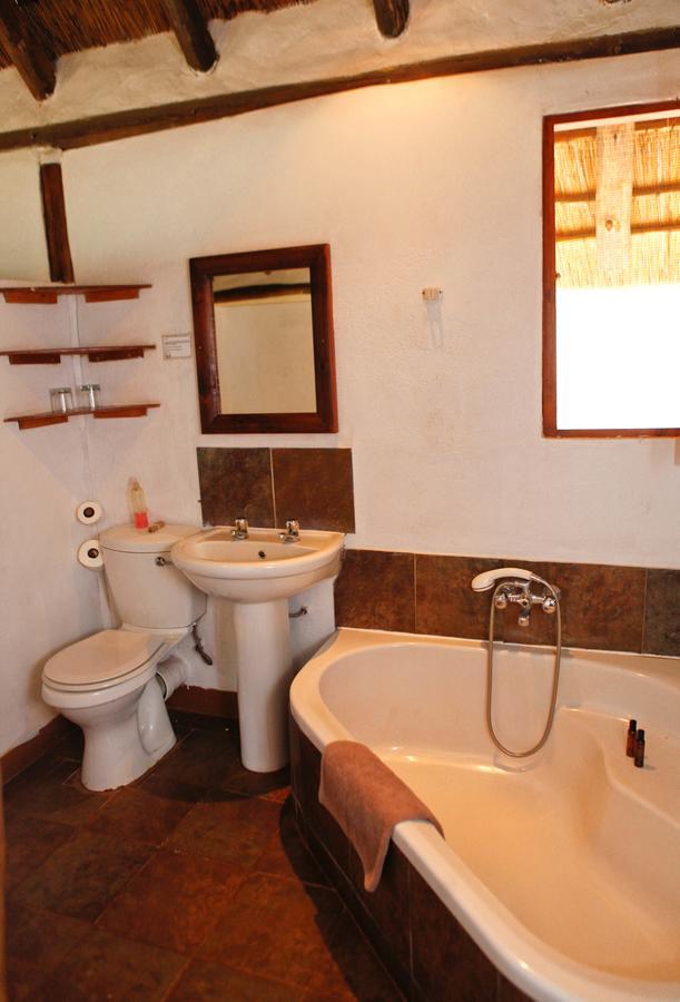 Nkwazi Lake Lodge Pongola Ngoại thất bức ảnh