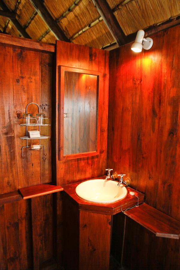 Nkwazi Lake Lodge Pongola Ngoại thất bức ảnh