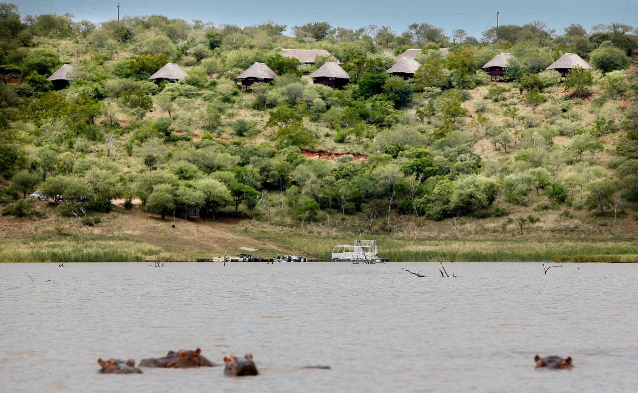 Nkwazi Lake Lodge Pongola Ngoại thất bức ảnh